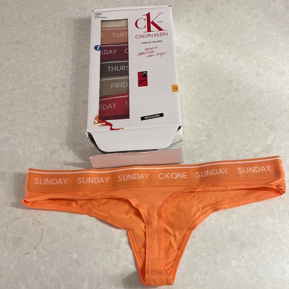 New Calvin Klein 7 Pack Days Of The Week Thongs size small⭐️⭐️⭐️⭐️ - Picture 11 of 16